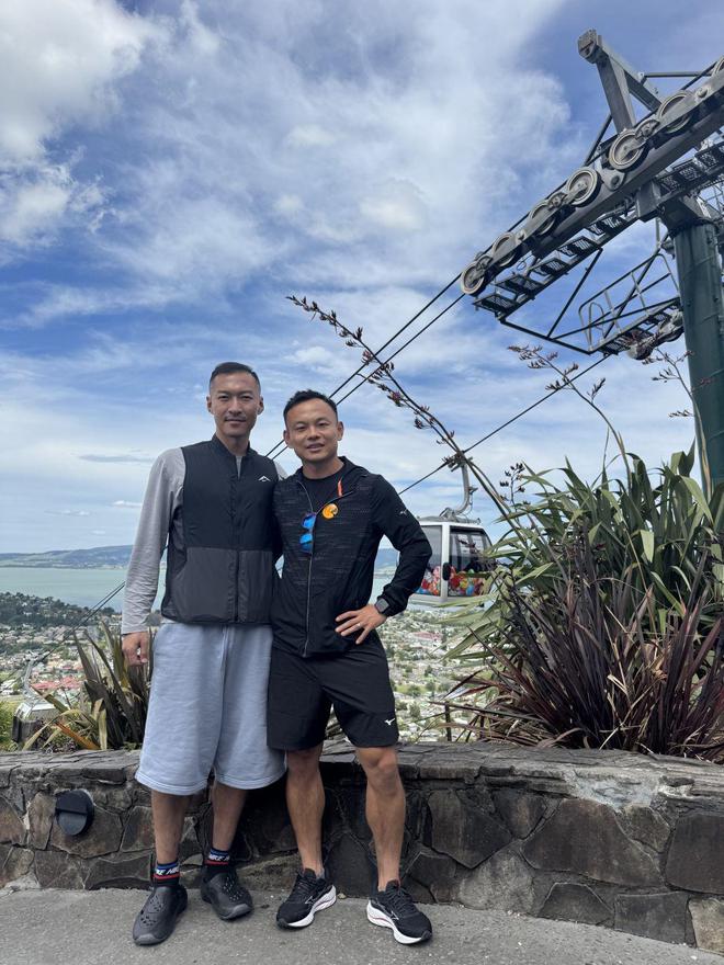 世俱杯官网-包含新西兰运动员互相扶持，团结应对强大对手的词条